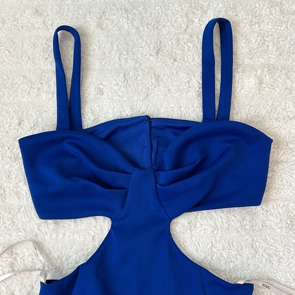 asos Design Side Cutout Strap dress with back button closure. - Picture 9 of 10